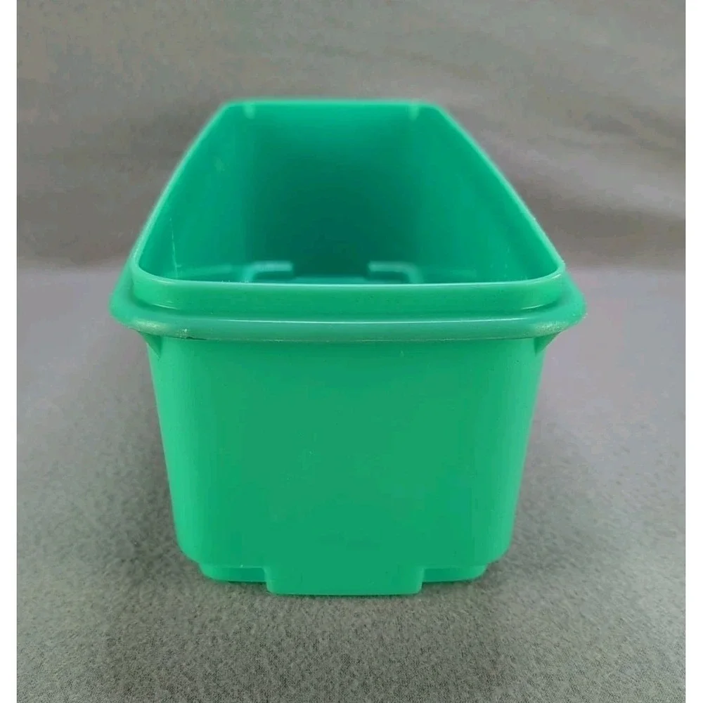 Vintage Tupperware Celery Keeper Container Turquoise w Lid Insert Crisper Tray